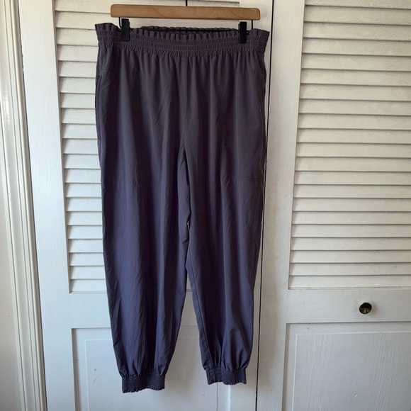 Athleta Dusk Violet Savannah Jogger size 14 Petite - Picture 5 of 6